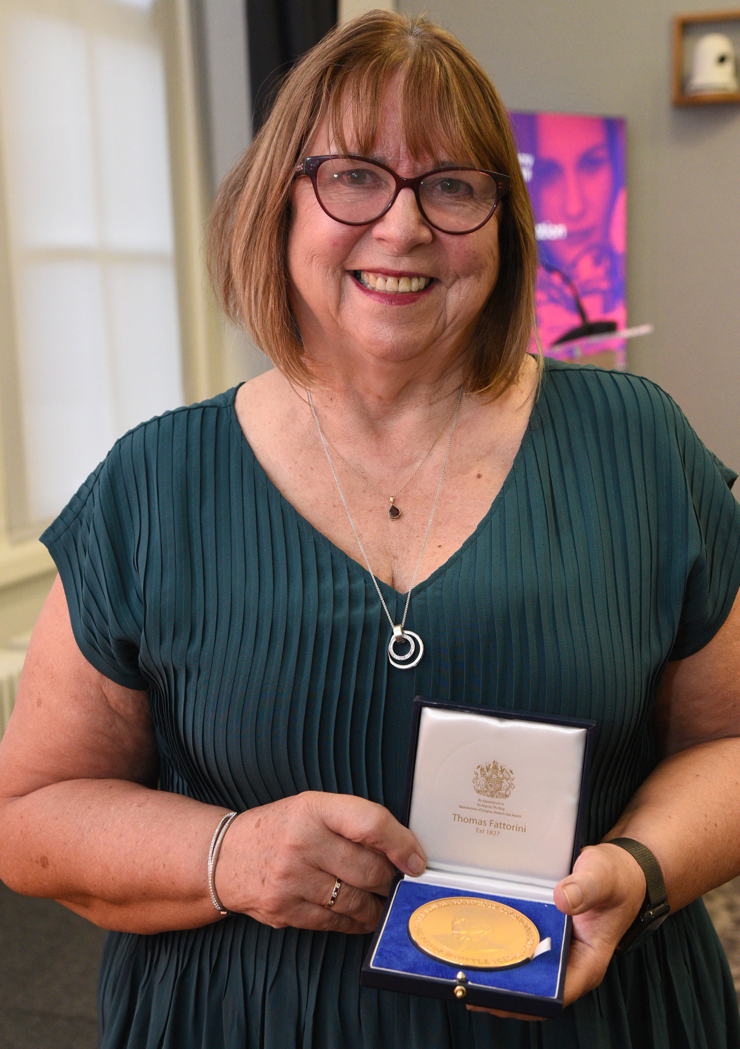 Dame Wendy hall posing with the Sir Frank Whittle Medal