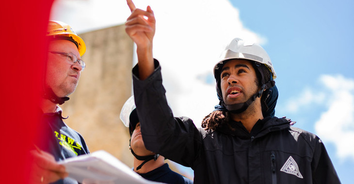 man pointing SARAID emergency - josh