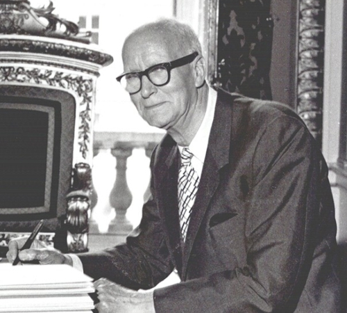 1976 to 1981 Fellowship President: Lord Hinton of Bankside OM KBE FRS FEng