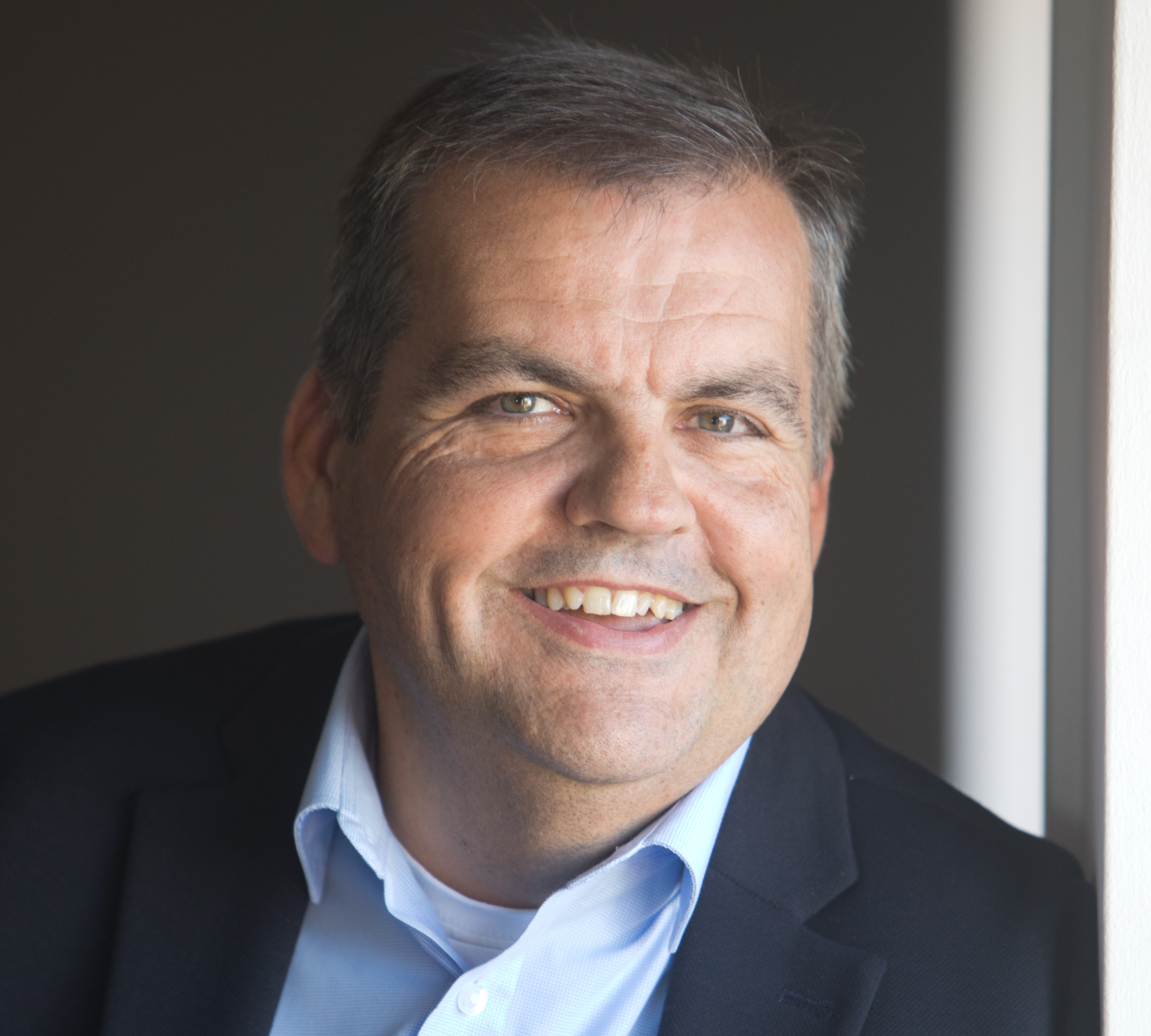 Headshot of Dr Ken Sutherland FREng FRSE