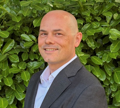 Headshot of Mark Apsey MBE FREng